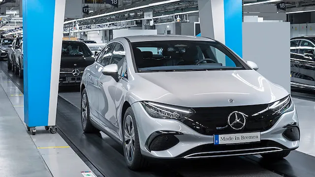 Primi problemi per Mercedes e Volkswagen sull'auto elettrica
