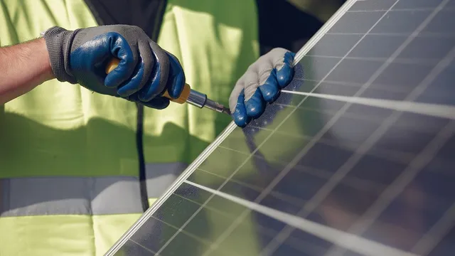 Pannelli fotovoltaici plug and play, quanto si risparmia davvero e come funzionano