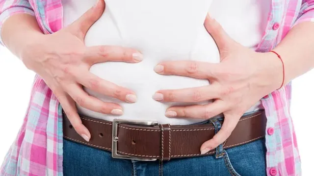 Pancia gonfia? Ecco i cibi da mangiare e quelli da evitare per avere un ventre piatto