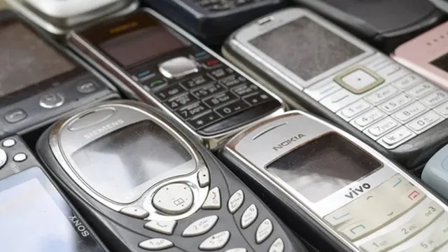 Vecchi cellulari, ecco i 10 modelli "vintage" che valgono di più