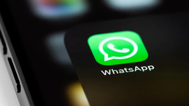 WhatsApp, nuova funzione in arrivo: cosa sono le chat segrete che si sbloccano con l'impronta digitale