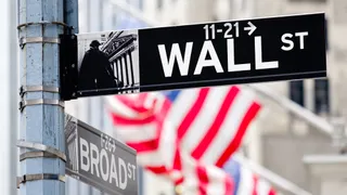 Wall Street incerta, attesa per verbali FOMC