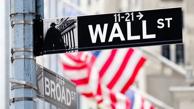 Wall Street incerta, attesa per verbali FOMC