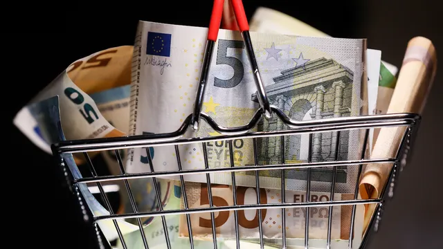 INPS, Carta Acquisti Solidale 2023: da quando e dove si possono spendere i 382,50 euro per la spesa