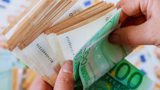 Ferragosto 2023 in busta paga, ecco come viene pagato: quanto spetta ai lavoratori