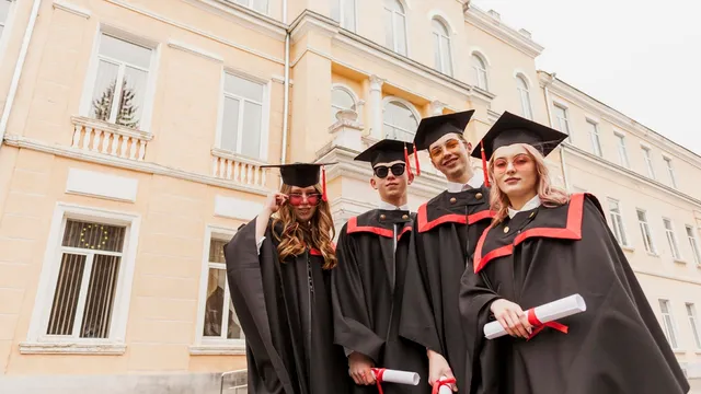 Stipendio di un neolaureato in Italia: ecco qual è e le città dove si guadagna di più