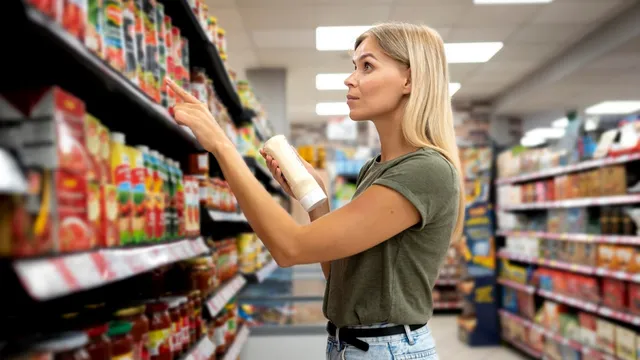 Shelf marketing, cosa fanno i supermercati per vendere di più: ecco le strategie