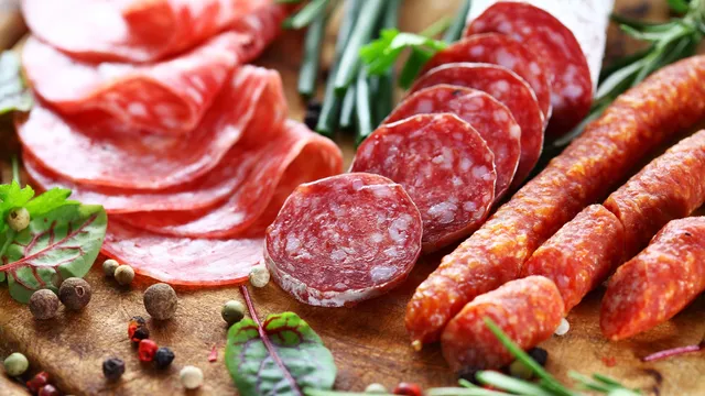 Salame, ritirate diverse tipologie di prodotto: allarme Listeria per questo lotto richiamato dal mercato