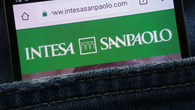 Intesa Sanpaolo positiva anche in avvio di settimana