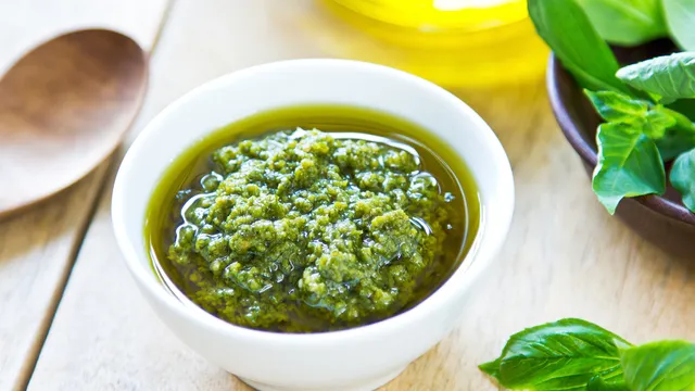 Coop, richiamo alimentare per pesto alla genovese ritirato per frammenti di vetro: lotti e brand coinvolti