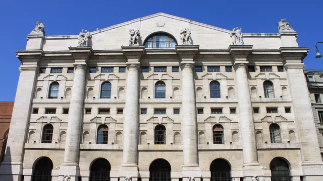Borsa oggi: Amplifon e Brunello Cucinelli in controtendenza