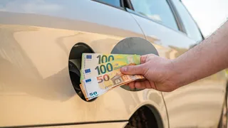 Bonus benzina 2024, 200 euro in busta paga per i lavoratori: a chi spetta, i requisiti e quando arriva
