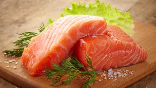 Richiamo alimentare per condimento al salmone, un lotto contaminato: come riconoscerlo?