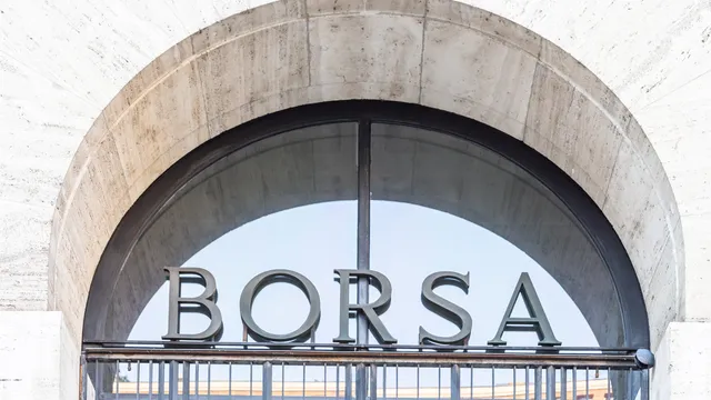 Borsa Italiana in calo, male le banche 