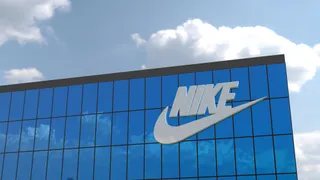 Nike taglia le stime e allarma il mercato