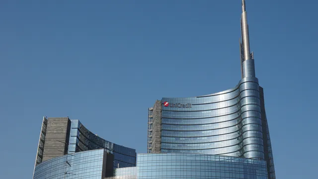 Unicredit comincia bene la settimana