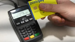 Poste Italiane, attenzione alla nuova truffa PostePay. Ecco cosa sta succedendo