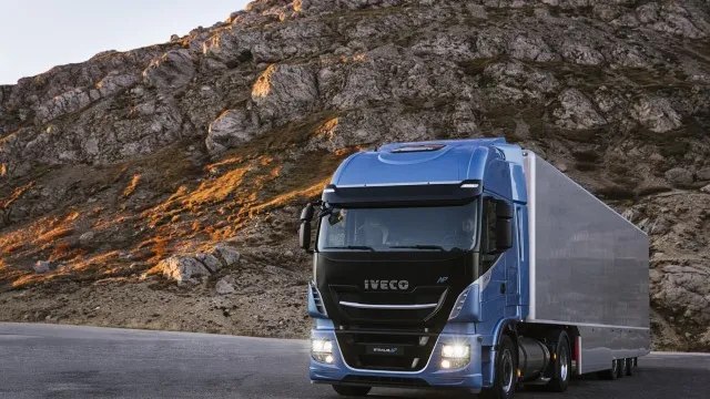  Iveco in rialzo: trattativa con Leonardo su commesse difesa e prospettive future del titolo