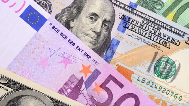 Euro verso la parità contro dollaro, le cause della flessione della moneta unica