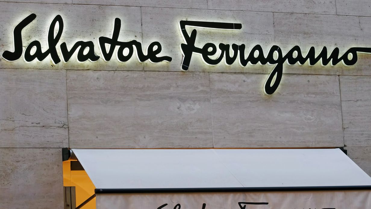 Ferragamo silura l'AD nonostante i buoni segnali dalle vendite del quarto trimestre