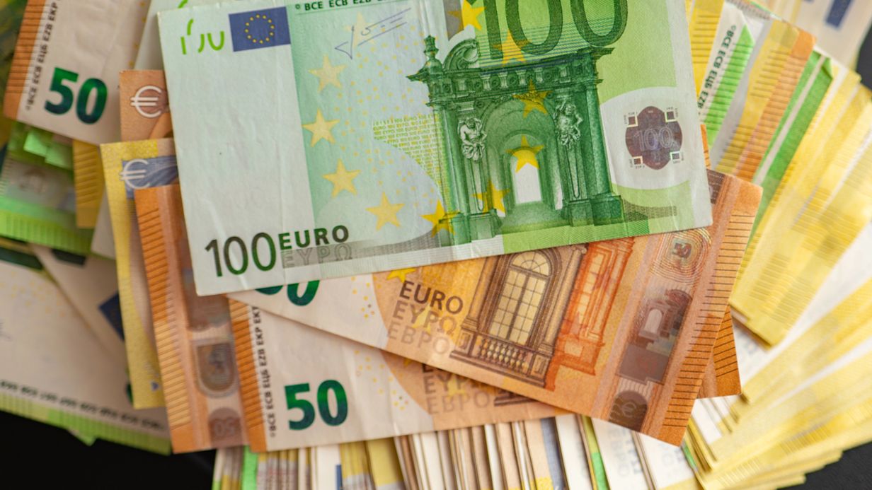 Bonus bollette da 200 euro, come richiederlo, requisiti e tempistiche