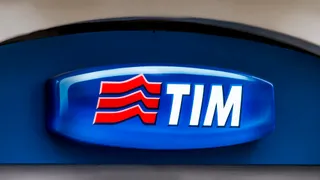 Telecom, titolo in rialzo, proseguono i lavori per la cessione di Sparkle. Rimbalza doValue
