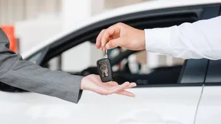 Nuovo bonus rottamazione auto 2025, chi potrà avere 11.000€ e come richiederlo