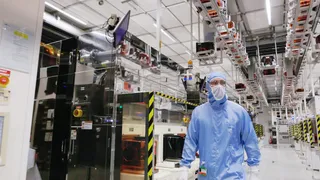 STMicroelectronics in forma, Banca Akros alza il prezzo obiettivo