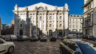 Piazza Affari positiva, si riavvicina ai massimi pluriennali