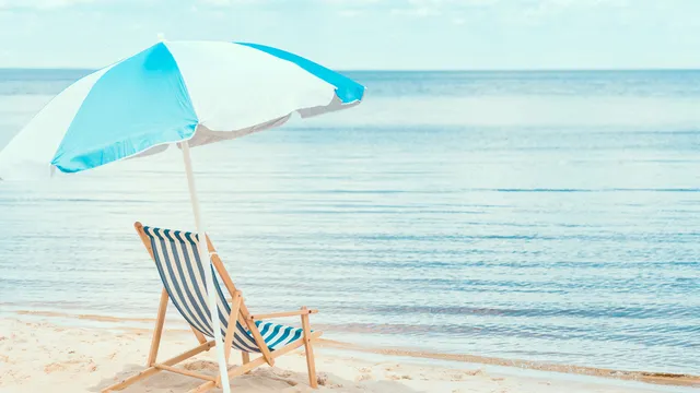 Estate 2025, prezzi delle vacanze in aumento secondo Altroconsumo