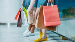 Saldi estivi 2025, quando iniziano quest’anno? Il calendario completo