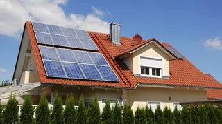 Modello 730/2025, come richiedere la detrazione per i pannelli solari