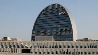 Spagna: BBVA su Sabadell, il governo chiede una separazione di tre anni