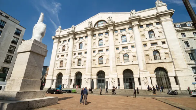 Piazza Affari in rialzo, i riflettori restano sul dossier dazi