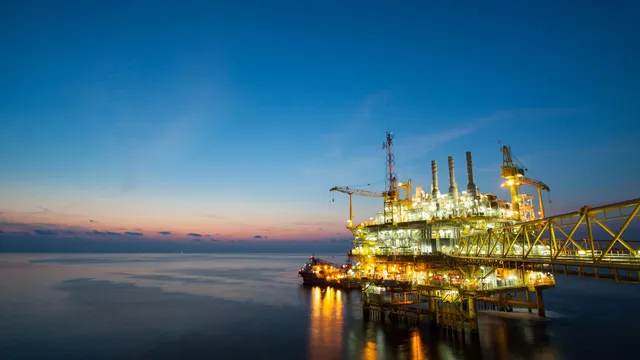 Petrolio: OPEC+ accelera produzione ma il prezzo non scende