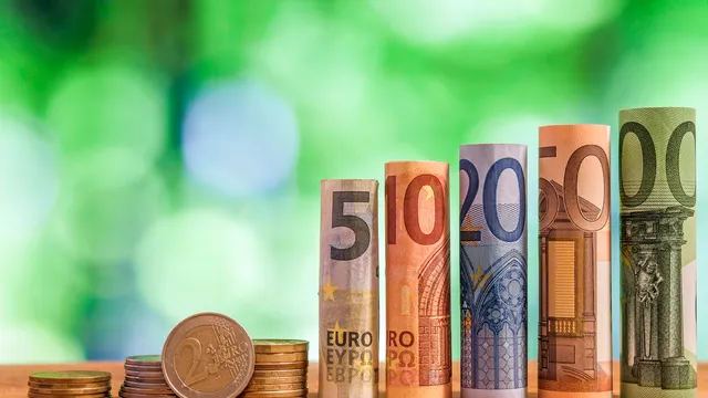 Busta paga, arrivano aumenti da 100 e 158 euro, ecco per chi