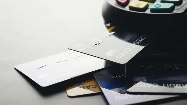 Estate 2025, attenzione alle carte di credito o debito per pagare all’estero