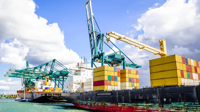 Dazi Usa, Trump vara le nuove tariffe, per l'Europa confermato il 15%