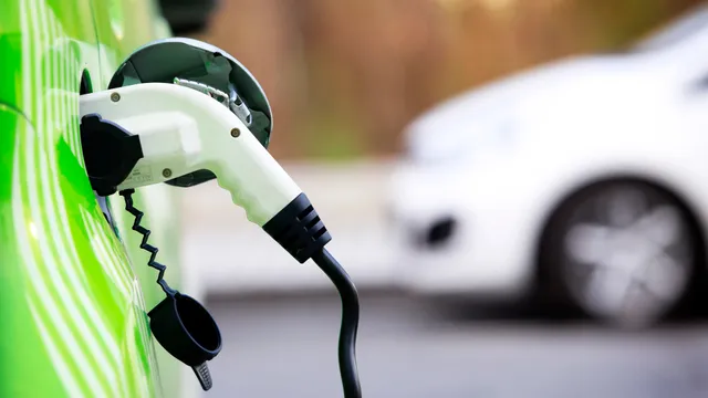 Stellantis tonica con gli incentivi all'auto elettrica