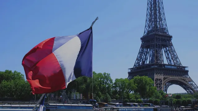 Francia, aumenta la tensione e il costo del debito