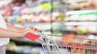 Nuovi richiami alimentari, 3 allerte per provolone, gamberi e melanzane 