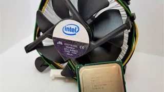 Nvidia investe 5 miliardi in Intel: rally tecnologico tra opportunità e ombre geopolitiche
