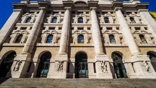 Piazza Affari poco mossa: Unipol in evidenza, STM sotto pressione