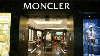 Lusso in rialzo ieri a Piazza Affari, brilla Moncler
