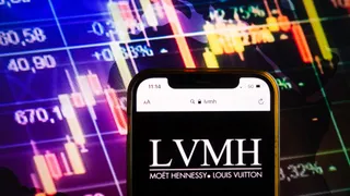 Il lusso europeo torna a brillare: rally trainato dai conti di LVMH e dal ritorno della domanda cinese