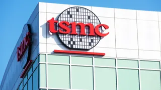 TSMC accelera sulla rivoluzione AI: utili record, guidance rivista al rialzo