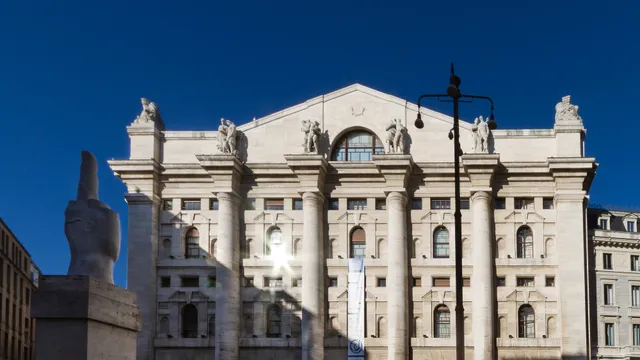 Piazza Affari sui minimi da inizio agosto, banche e difesa nel mirino dei venditori
