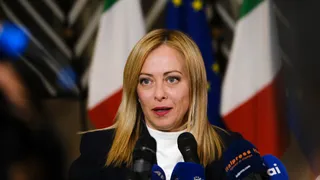 Meloni rassicura: “Nessun contraccolpo dalle nuove tasse su banche e assicurazioni”