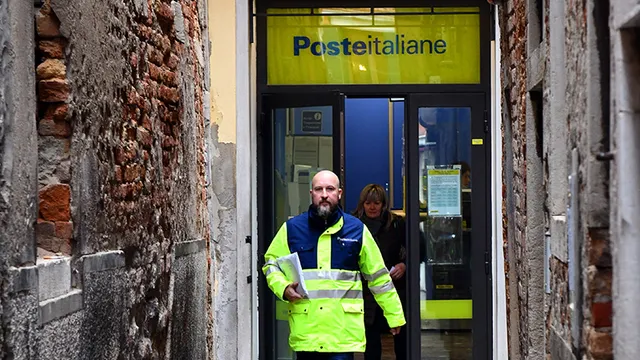 Poste Italiane, ecco cosa ha incoraggiato il titolo in vista dei conti