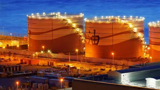 Petrolio in rialzo in avvio di ottava